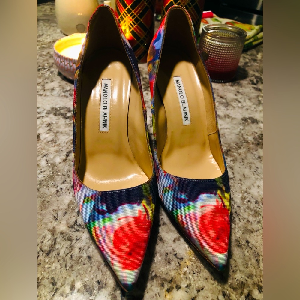 Beautiful Pumps! Happy and will go with so much elegant suits or dresses!